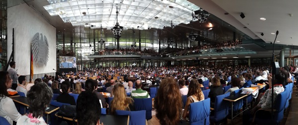 Bonn-Old-Parliament-DW-Global-Media-Forum-2013-Noam-Chomsky-Speaking.jpg Bonn-Old-Parliament-DW-Global-Media-Forum-2013-Noam-Chomsky-Speaking